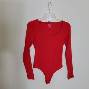 Pumiey Vibrant Red Long Sleeve Scoop Neck Bodysuit Size M